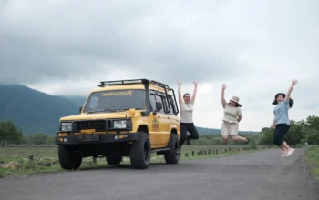 Baluran Diserbu Wisata Jeep Safari Selama Musim Liburan