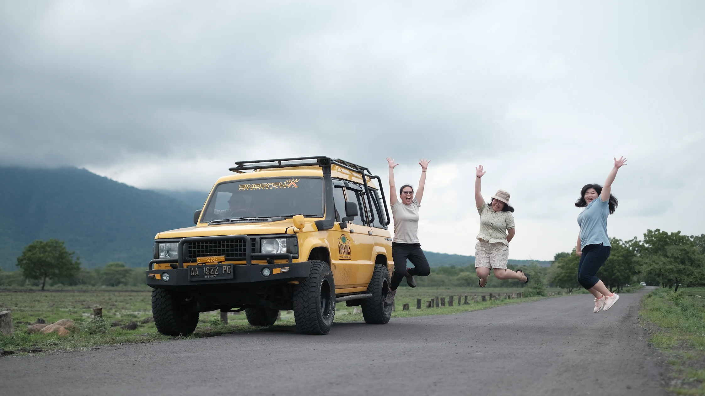 Baluran Diserbu Wisata Jeep Safari Selama Musim Liburan