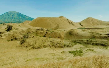 safari jeep kawah wurung